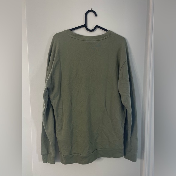 Victoria secrets - Olive longsleeve 🐊 - Picture 2 of 4